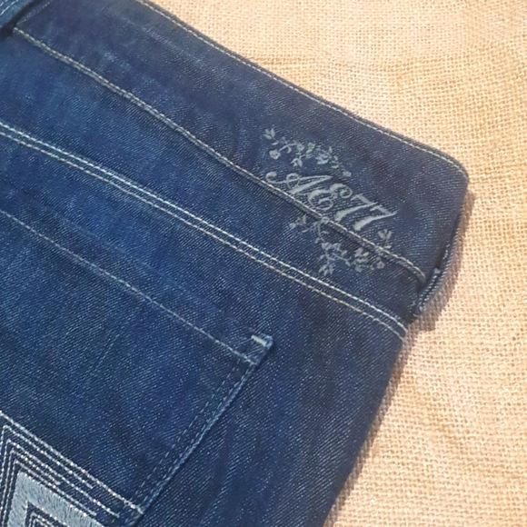 🌠AMERICAN EAGLE FLARED JEANS Size 8 please check measurements closer to a 10 12 - Picture 6 of 7